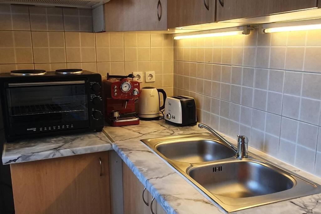 Spacious Beauty In Athens, 55M2, Metro 7' Bagian luar foto